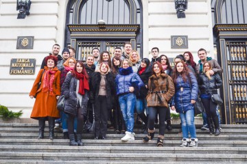 Studenţii şagunişti, în vizită la Parlament, Banca Naţională şi Curtea de Conturi